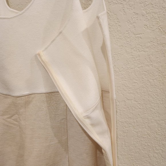 Swaying Knit Dress - Picture 2 of 8